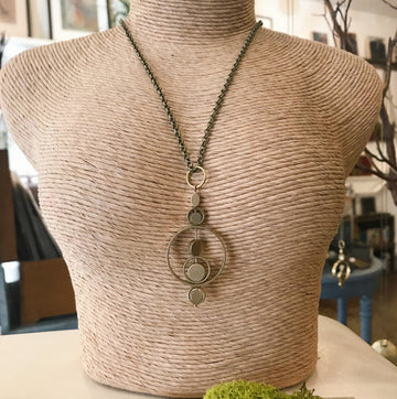 Kinetic Circle Necklace